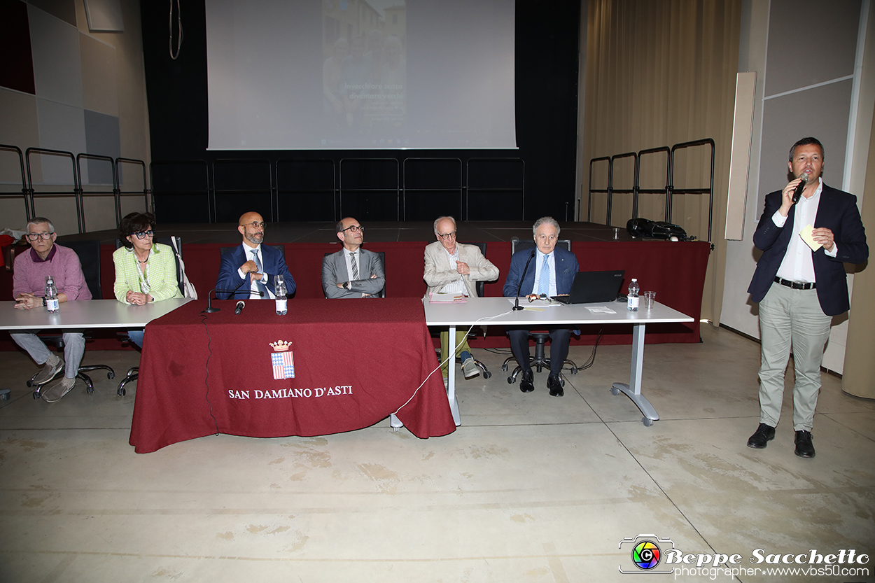 VBS_8768 - Incontro 'Invecchiare senza diventare vecchi'.jpg
